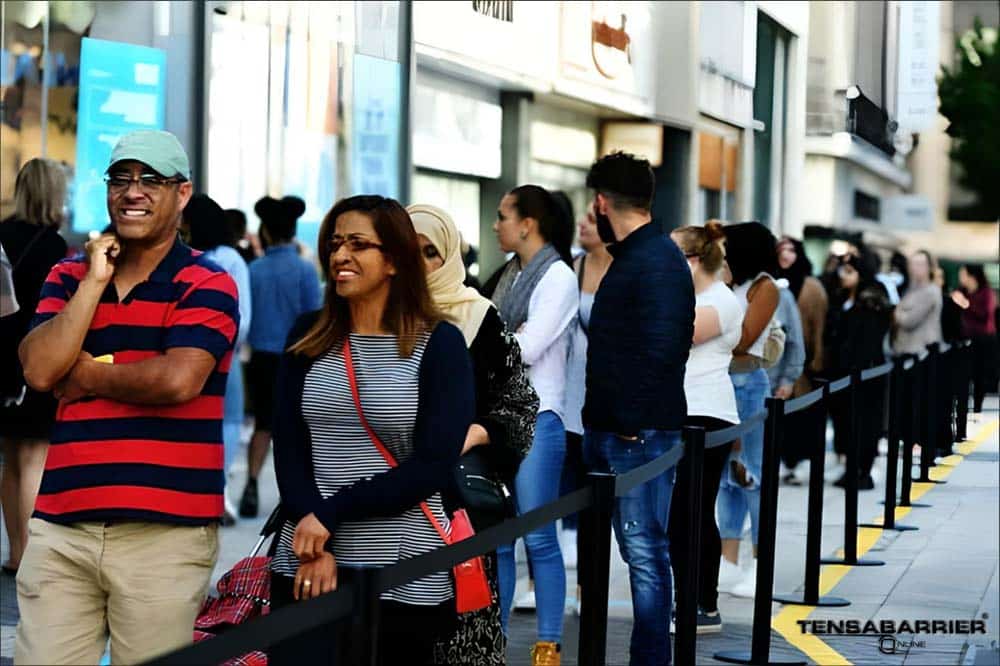 How to Effectively Manage Outdoor Queues: 5 Expert Tips
